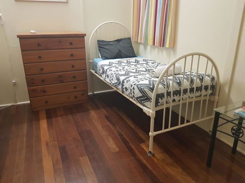 Arcadia Beach Guest House And Car Hire - Accommodation Main Beach 9