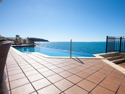 Grand Mercure Apartments Magnetic Island - Accommodation Main Beach 3