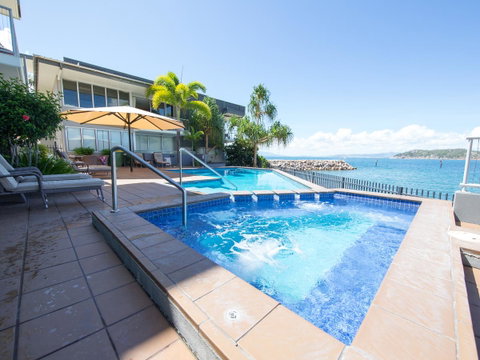 Grand Mercure Apartments Magnetic Island - Accommodation Main Beach 8