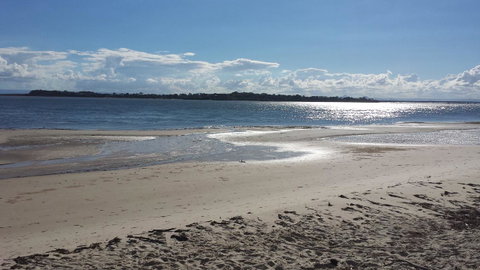 Cloud 8 On Welsby - Accommodation Main Beach 23