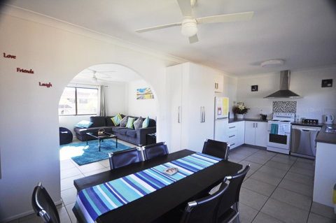 Cloud 8 On Welsby - Accommodation Main Beach 0