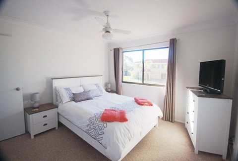 Cloud 8 On Welsby - Accommodation Main Beach 24