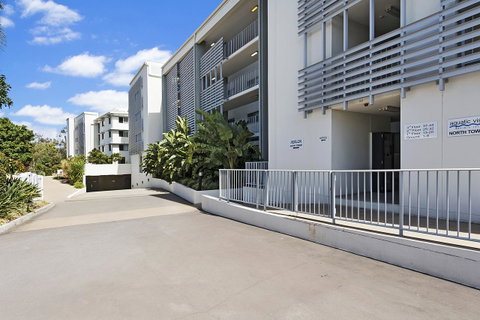 Keith's Sister - Accommodation Main Beach 14