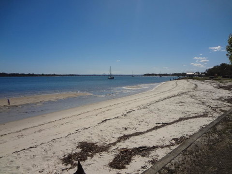 Keith's Sister - Accommodation Main Beach 36