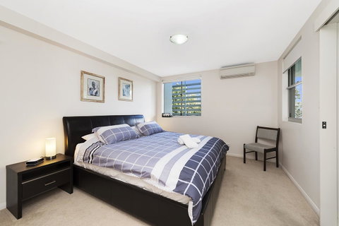 Keith's Sister - Accommodation Main Beach 8