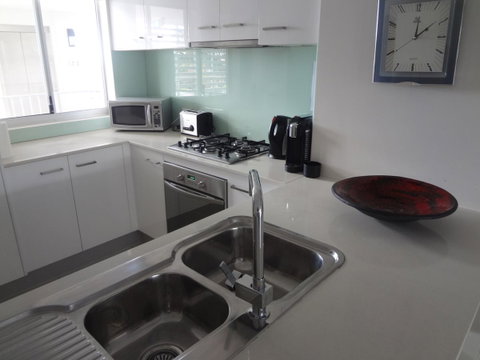Keith's Sister - Accommodation Main Beach 20