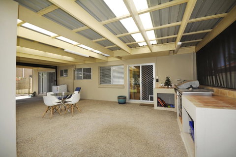 Ocean Wave - Accommodation Main Beach 20