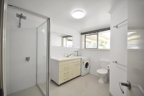 Ocean Wave - Accommodation Main Beach 16