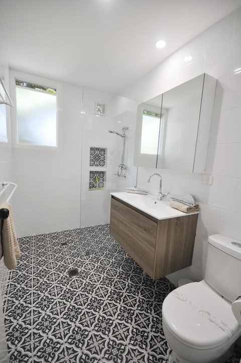 Retro Beach Flat - Accommodation Main Beach 6
