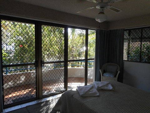 Placid Waters Holiday Apartments - Accommodation Main Beach 15