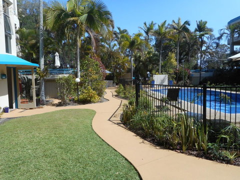 Placid Waters Holiday Apartments - Accommodation Main Beach 5