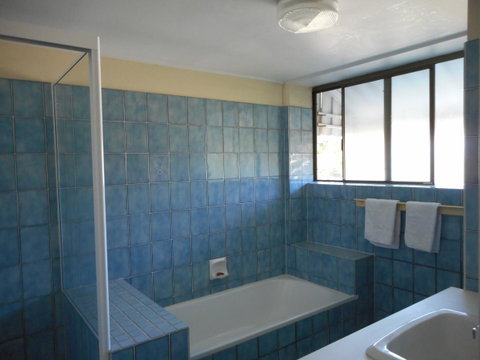 Placid Waters Holiday Apartments - Accommodation Main Beach 14