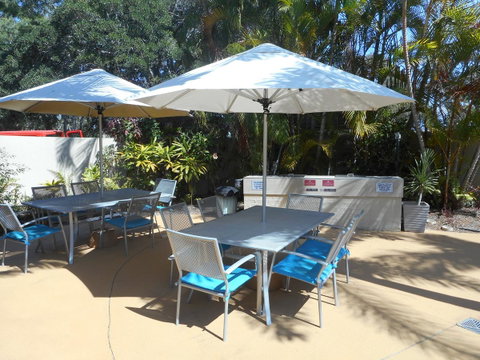 Placid Waters Holiday Apartments - Accommodation Main Beach 4