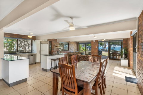 Bribie Beach House - Accommodation Main Beach 9