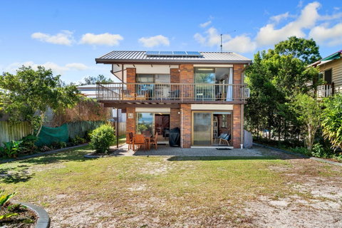 Bribie Beach House - Accommodation Main Beach 4