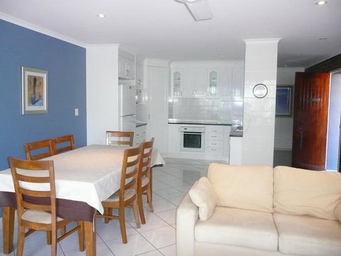 The Gums Anchorage - Accommodation Main Beach 32