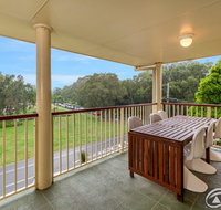 Immaculate Spacious Second Floor Unit Overlooking Pristine Parklands - Accommodation Main Beach