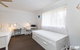 Immaculate Spacious Second Floor Unit Overlooking Pristine Parklands - thumb 4