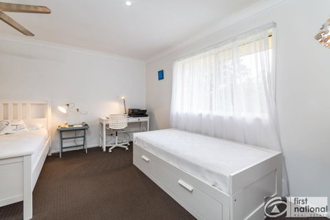 Immaculate Spacious Second Floor Unit Overlooking Pristine Parklands - Accommodation Main Beach 4