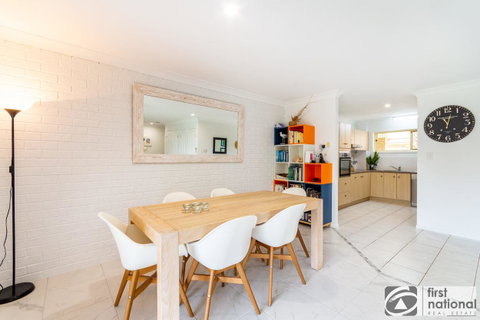 Immaculate Spacious Second Floor Unit Overlooking Pristine Parklands - Accommodation Main Beach 6