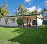 Lowset pet friendly cottage - Sunset Ave Bongaree - Accommodation Main Beach