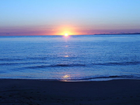 Lowset, Pet Friendly Cottage - Sunset Ave, Bongaree - Accommodation Main Beach 6