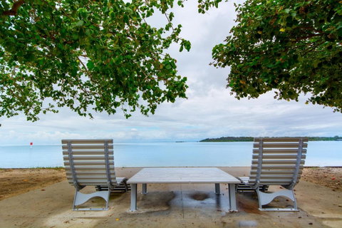 Lowset, Pet Friendly Cottage - Sunset Ave, Bongaree - Accommodation Main Beach 5