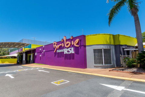 Lowset, Pet Friendly Cottage - Sunset Ave, Bongaree - Accommodation Main Beach 4