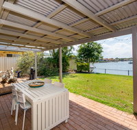 Lowset home on the canal - Dolphin Dr Bongaree - Accommodation Main Beach