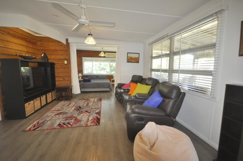 Beachside Beauty - Accommodation Main Beach 9