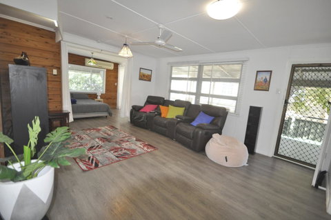 Beachside Beauty - Accommodation Main Beach 11
