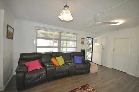 Beachside Beauty - Accommodation Main Beach 8