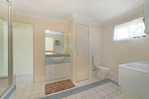 Quiet Location Across From Waterfront - South Esp, Bongaree - Accommodation Main Beach 5