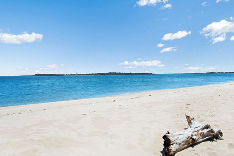 Quiet Location Across From Waterfront - South Esp, Bongaree - Accommodation Main Beach 18