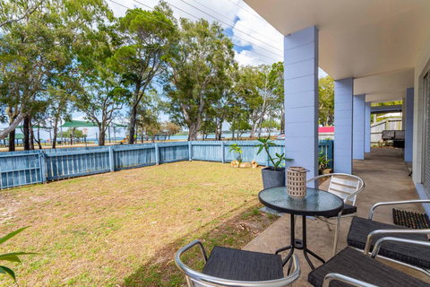 Charm And Comfort In This Ground Floor Unit With Water Views! Welsby Pde, Bongaree - Accommodation Main Beach 0