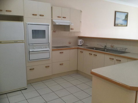 Private Canal Duplex With Pontoon - Oleander Drive, Bongaree - Accommodation Main Beach 6