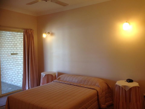 Private Canal Duplex With Pontoon - Oleander Drive, Bongaree - Accommodation Main Beach 11