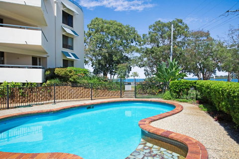 Everything You Need Including A Pool! Karoonda Sands Apartments - Accommodation Main Beach 6