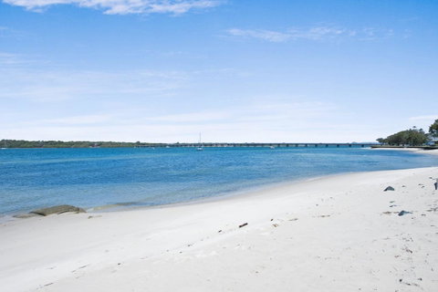Everything You Need Including A Pool! Karoonda Sands Apartments - Accommodation Main Beach 7