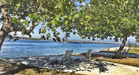 First Floor, Air Conditioned, Free Wi-Fi! - Accommodation Main Beach 21