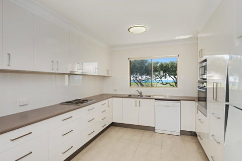 Walk To Surf Beach - Ground Floor Apartment - Bribie Horizons Boyd St, Woorim - Accommodation Main Beach 4