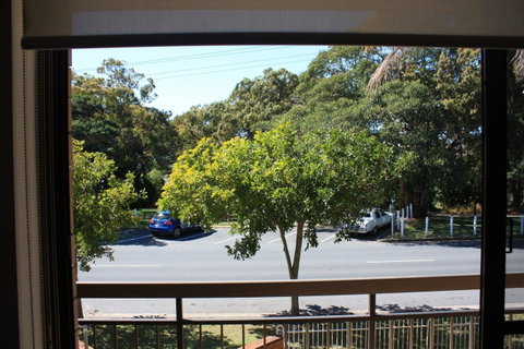 Close To Surf Beach, Surf Club, Hotel And Shops - Boyd St, Woorim - Accommodation Main Beach 1
