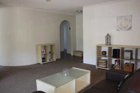Close To Surf Beach, Surf Club, Hotel And Shops - Boyd St, Woorim - Accommodation Main Beach 3