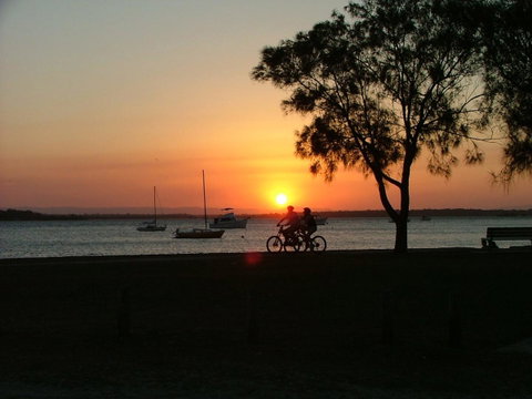 Fishing And Swimming At Your Doorstep - Sylvan Beach Esp, Bellara - Accommodation Main Beach 10