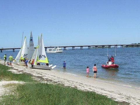 Fishing And Swimming At Your Doorstep - Sylvan Beach Esp, Bellara - Accommodation Main Beach 8