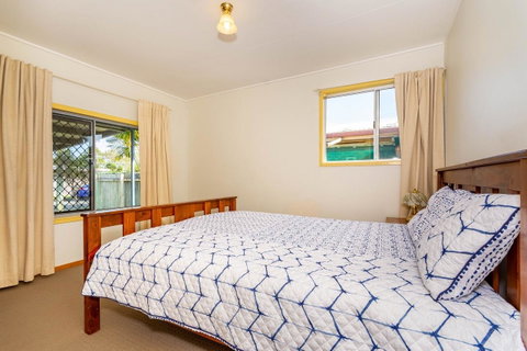 Pet Friendly Cottage In The Heart Of Bribie - Wirraway St, Bongaree - Accommodation Main Beach 11