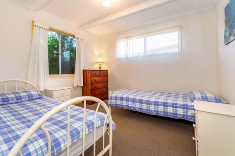 Pet Friendly Cottage In The Heart Of Bribie - Wirraway St, Bongaree - Accommodation Main Beach 4