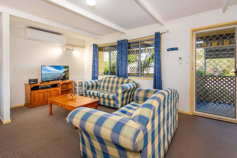 Pet Friendly Cottage In The Heart Of Bribie - Wirraway St, Bongaree - Accommodation Main Beach 0