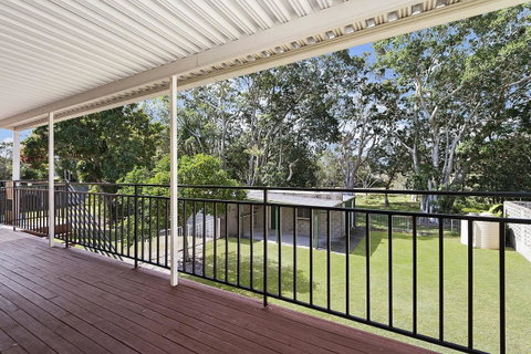 Waterfront Retreat With Room For A Boat - Welsby Pde, Bongaree - Accommodation Main Beach 2