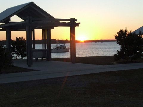 Waterfront Retreat With Room For A Boat - Welsby Pde, Bongaree - Accommodation Main Beach 12